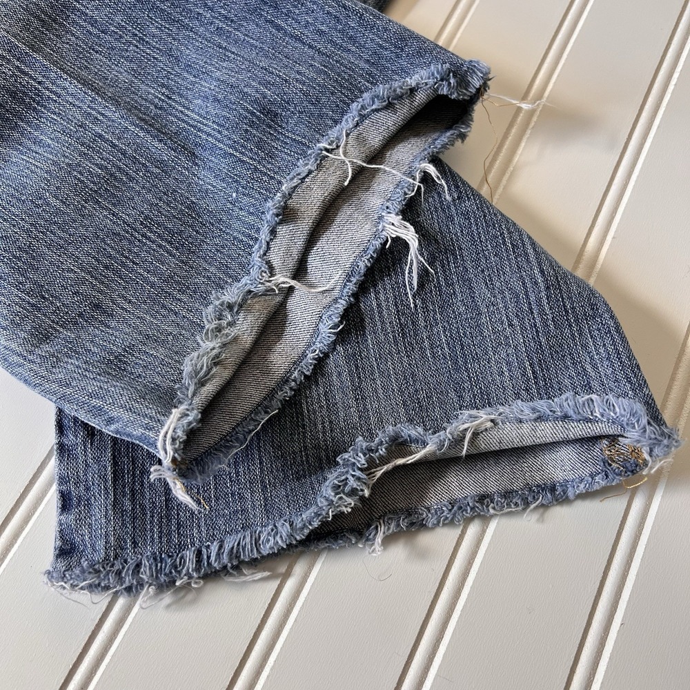 3/$25 Sale! Eddie Bauer Women's Jeans Size 6R Bootcut Frayed Cuffs‎ Distressed - Picture 7 of 7